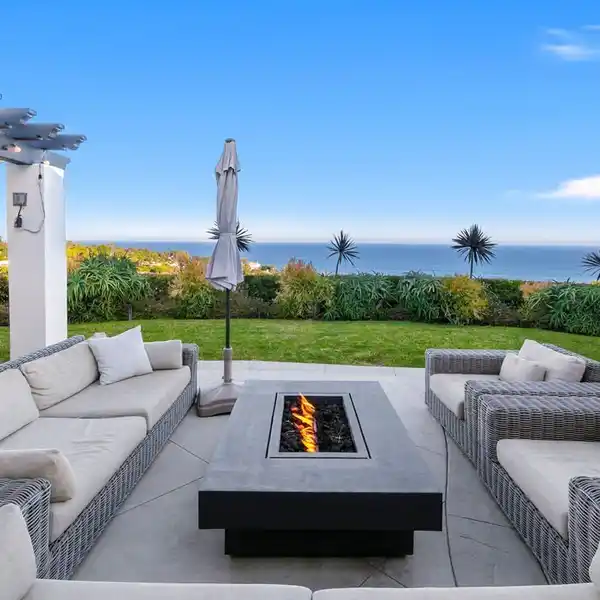 ONE-STORY ESTATE WITH UNINTERRUPTED 180-DEGREE OCEAN VIEWS