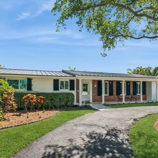 FULLY UPDATED HOME NEAR CORAL REEF PARK