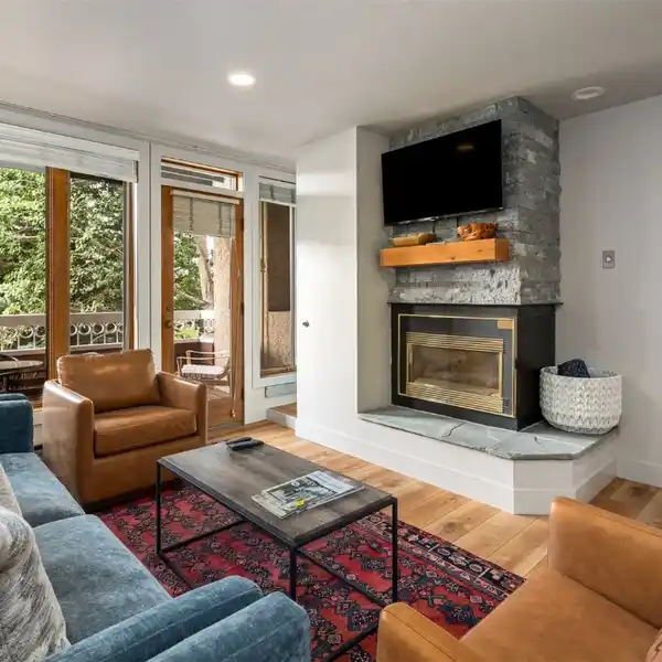 STYLISHLY REMODELED SKI RESORT CONDO