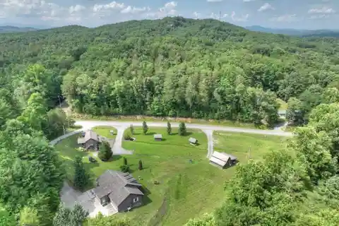 Exceptional Mountain Retreat
