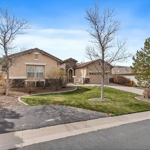 WONDERFUL SINGLE-LEVEL HOME IN COVETED ARROWCREEK COMMUNITY
