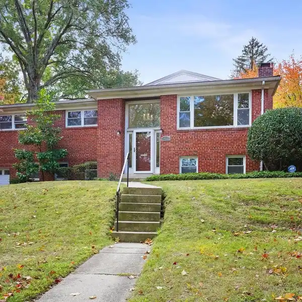 BRIGHT BETHESDA RETREAT WITH FLEXIBLE LIVING SPACES