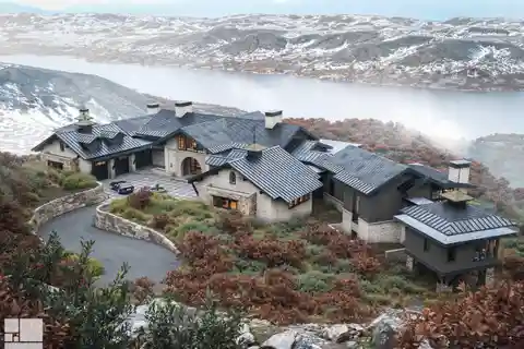 The Water-Earth-Sky Villa