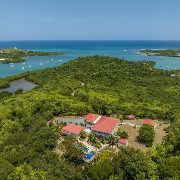 A PRIVATE AND SERENE OASIS