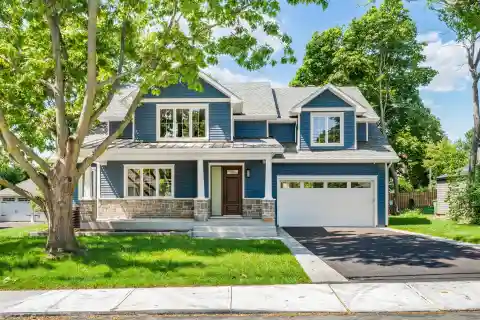 Elegant New Construction in the Heart of Valois