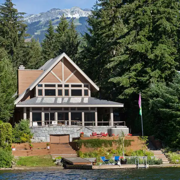 WATERFRONT RETREAT