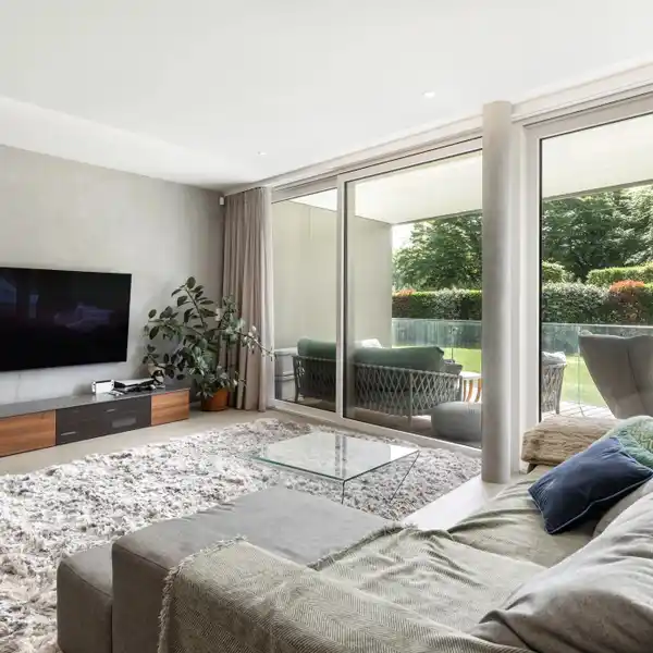 MAGNIFICENT FIRST FLOOR APARTMENT