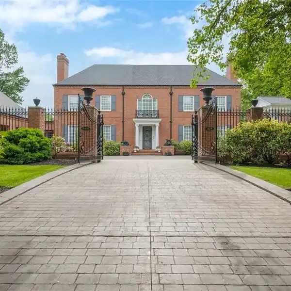 TIMELESS GEORGIAN ARCHITECTURE WITH MODERN LUXURY