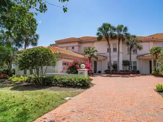 Spacious Condo at Grey Oaks Country Club