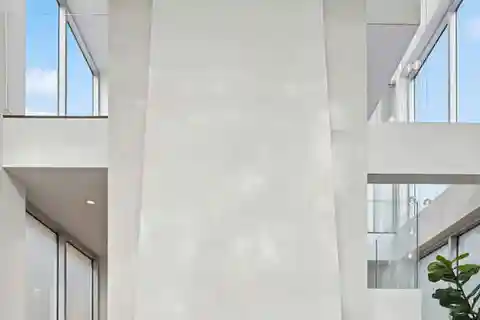 Sophisticated Home in an Unbeatable Location