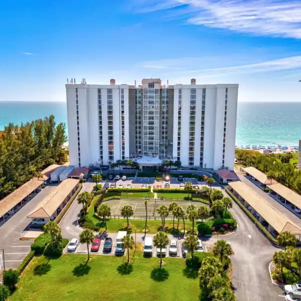 GULF-FRONT ELEGANCE TA SEA GATE CLUB