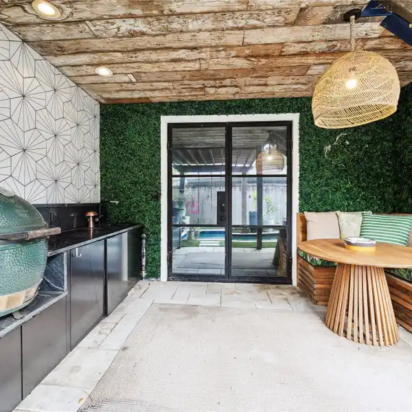 TURNKEY LUXURY LIVING WITH INDOOR-OUTDOOR FLOW & GUEST APARTMENT