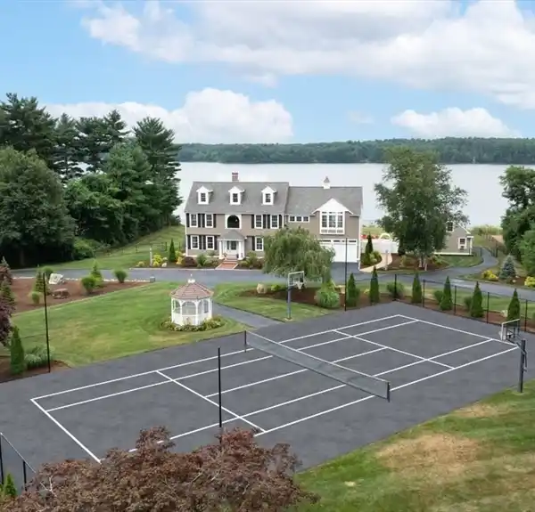 PRIVATE LAKEFRONT ESTATE WITH PANORAMIC VIEWS