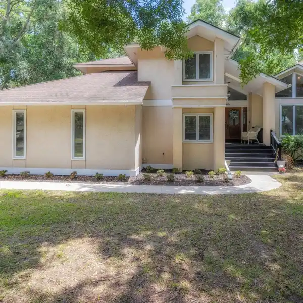 DEEPWATER RETREAT ON THE SAINT MARYS RIVER