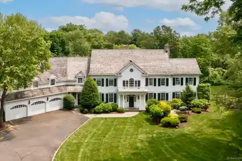 Exceptional Resort-Like Estate