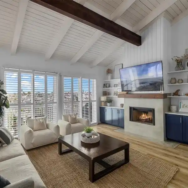 EXQUISITELY REMODELED SINGLE FAMILY HOME