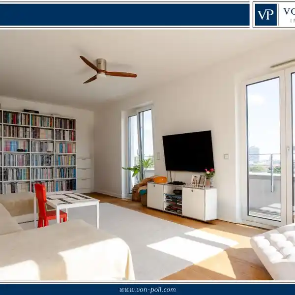 FULL-FLOOR PENTHOUSE WITH UNOBSTRUCTED VIEW