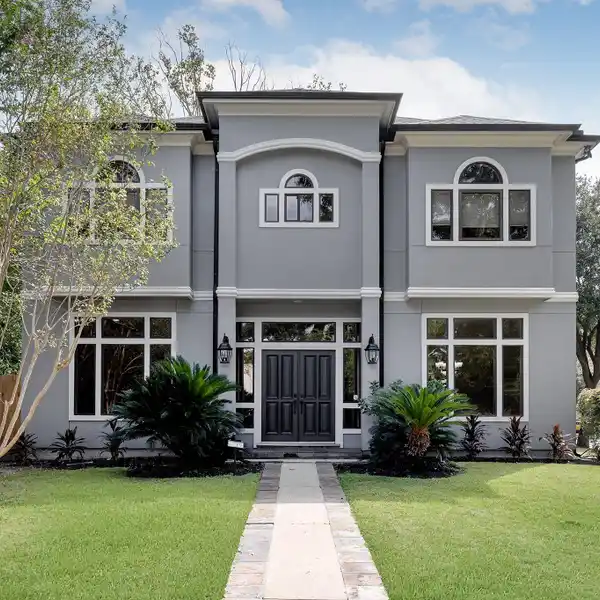 UPDATED BELLAIRE HOME NEAR DOWNTOWN