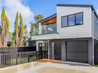 Sophisticated Living in Sought-After Chatswood