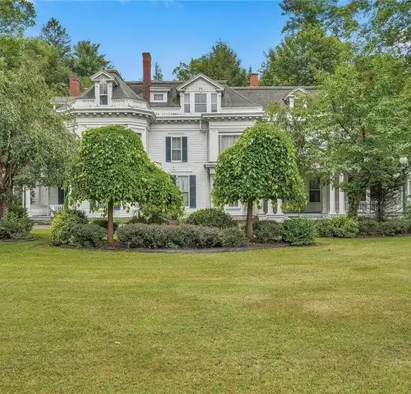 METICULOUSLY RESTORED CIRCA 1850 MANSION