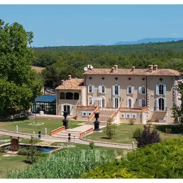 GRAND EQUESTRIAN VILLA