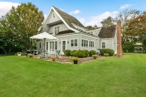 Charming Rental in the Estate Section