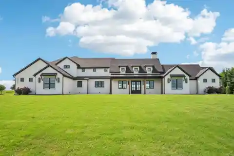 Stunning Modern Farmhouse
