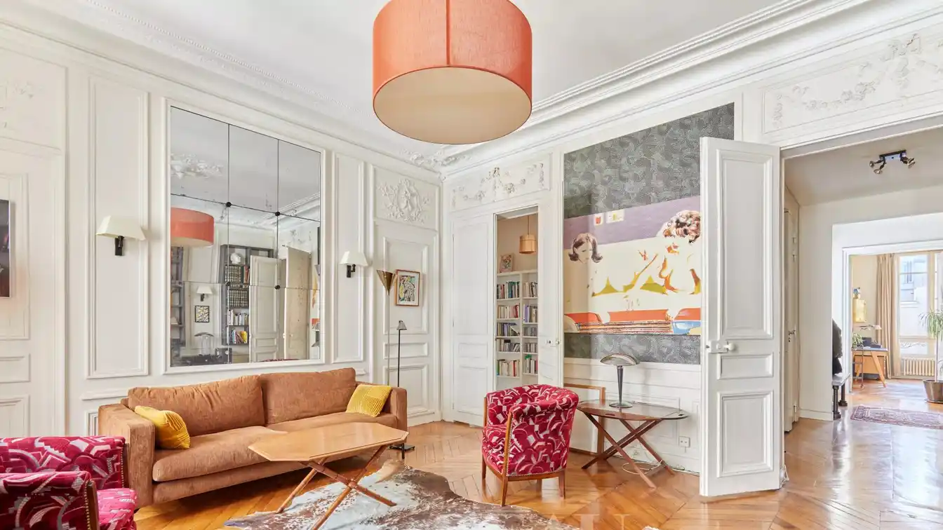 Sunny and Spacious Apartment in a Quiet Luxury Building
