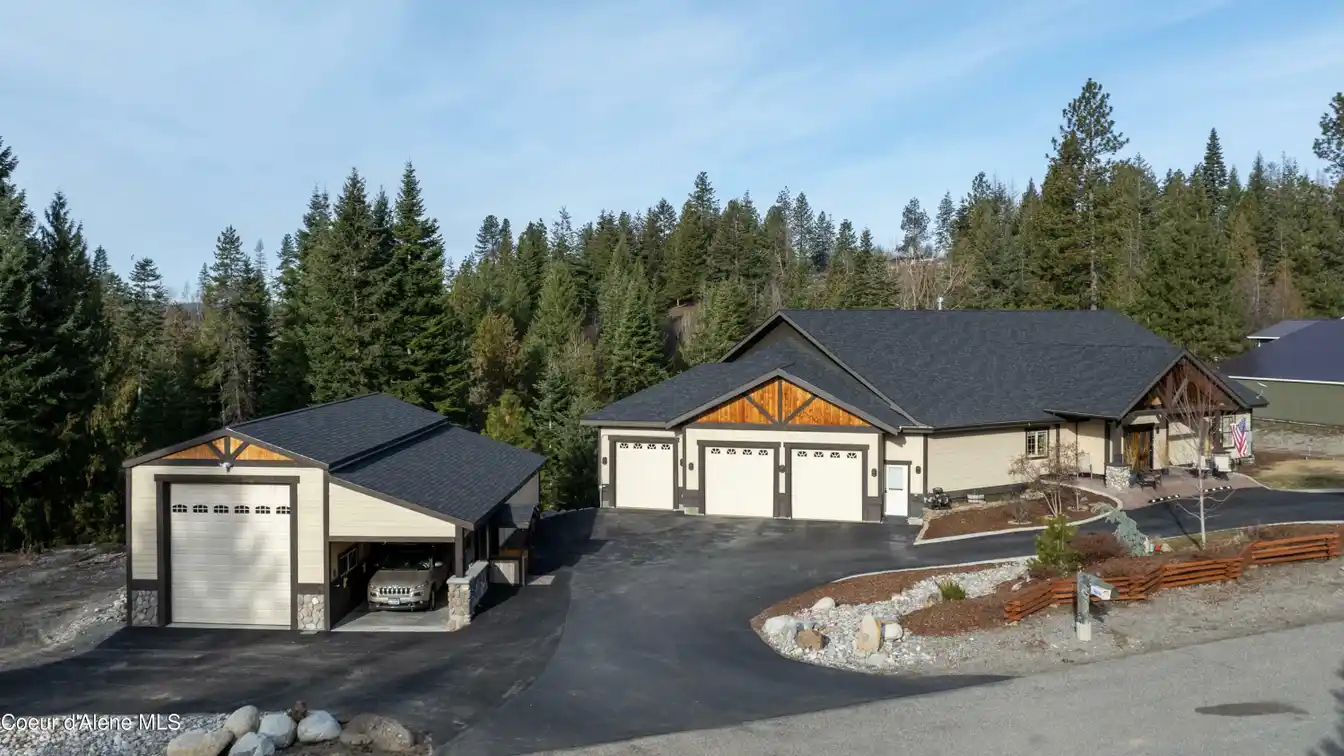 Custom Home on 1.89 Peaceful Acres