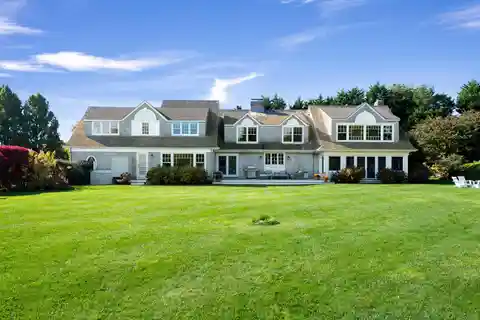 Six Bedroom Hamptons Summer Rental