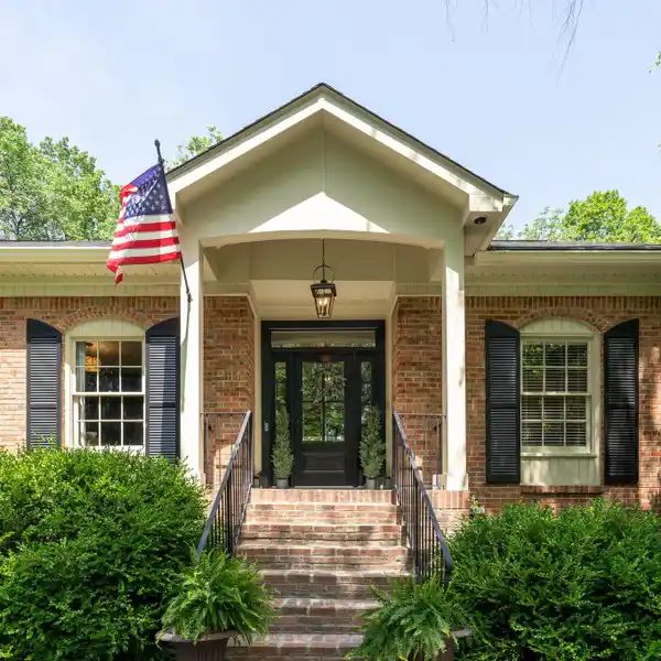 PRIVACY IN A PRIME LOCATION