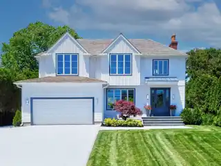 Beautifully Renovated Southampton Home in Shinnecock