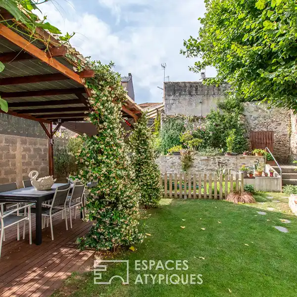 UNIQUE COMPOUND OPPORTUNITY