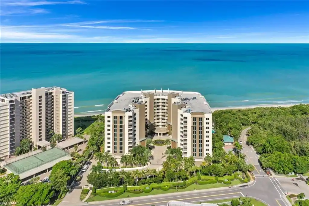 Decorator-ready Penthouse in Moraya Bay