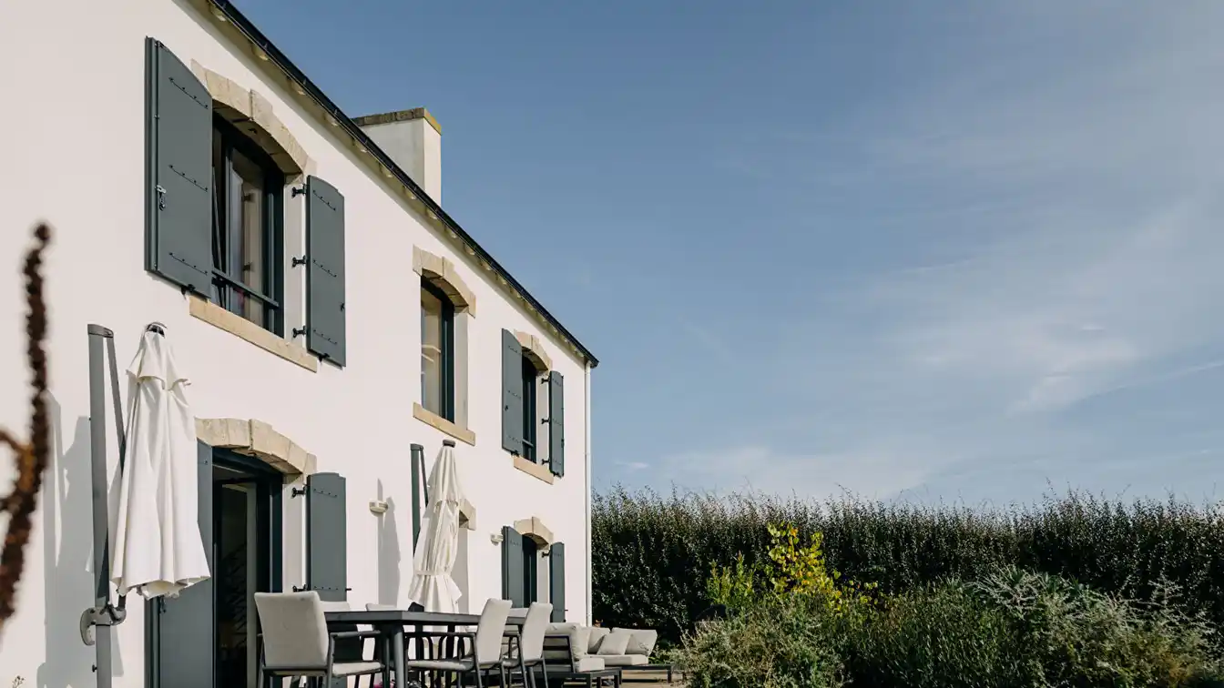Large Farmhouse in an Enchanting Setting
