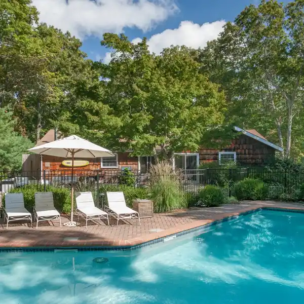TRANQUIL YET CONVENIENT THREE BEDROOM RENTAL