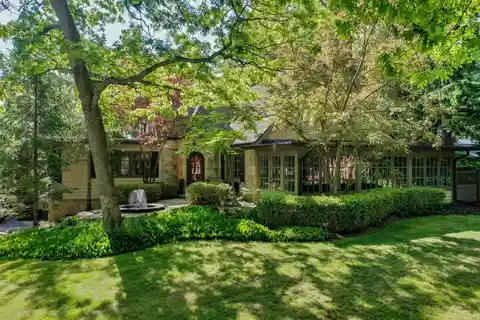 Beautifully Maintained Home in Country Club Estates