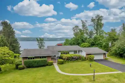Meticulously Kept Home Overlooking the Hudson