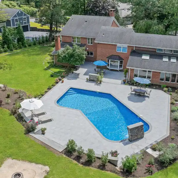 TURN-KEY RESIDENCE ON A PRIVATE WESTOVER CUL-DE-SAC