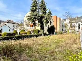 Building Plot Within Walking Distance to Schweizer Straße