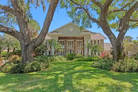 Stately Recently Updated Estate in Avila