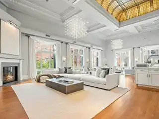 Corner Loft at the Historic Jefferson Trust Bank Building