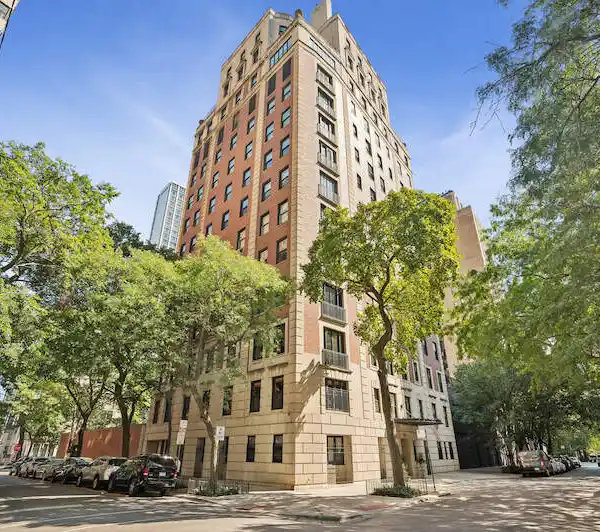 VINTAGE CHARM MEETS LUXURY LIVING IN PRIME GOLD COAST