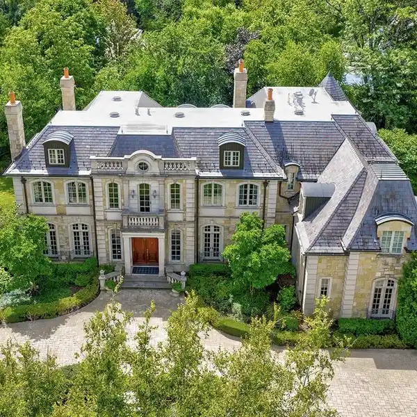 MAGNIFICENT NORTH SHORE ALL-STONE ESTATE