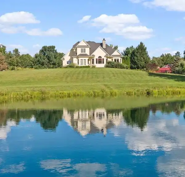 BEAUTIFUL COUNTRY HOME ON 55 ACRES
