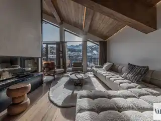 Chalet-style Courchevel Duplex with Private Ski Room