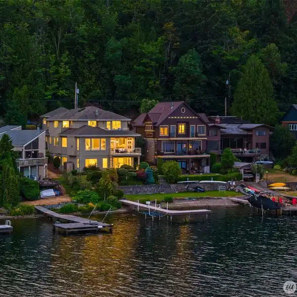 EXQUISITE MULTI-GENERATIONAL LAKE SAMMAMISH HOME