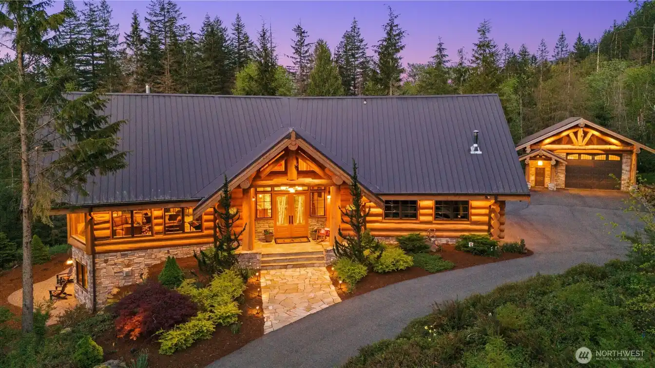 Extraordinary Blend of Luxury and Nature