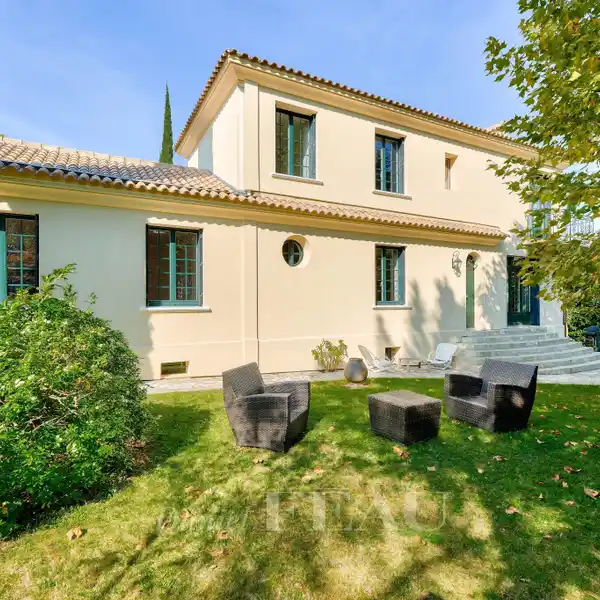 PEACEFUL TUSCAN-STYLE PROPERTY