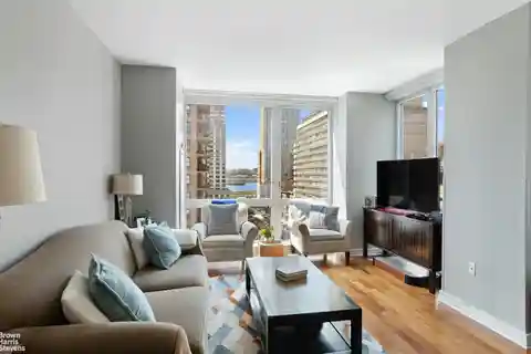 Bright Corner Unit with River Views